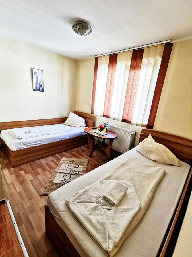 International Recola Motel Banesti ภายนอก รูปภาพ