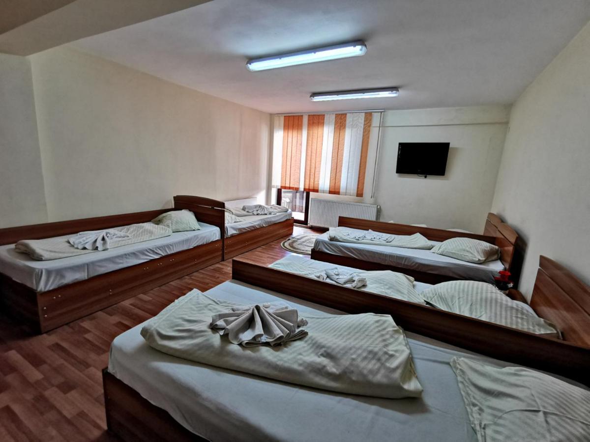 International Recola Motel Banesti ภายนอก รูปภาพ