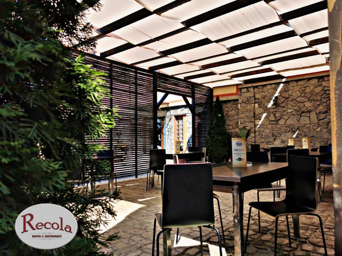 International Recola Motel Banesti ภายนอก รูปภาพ