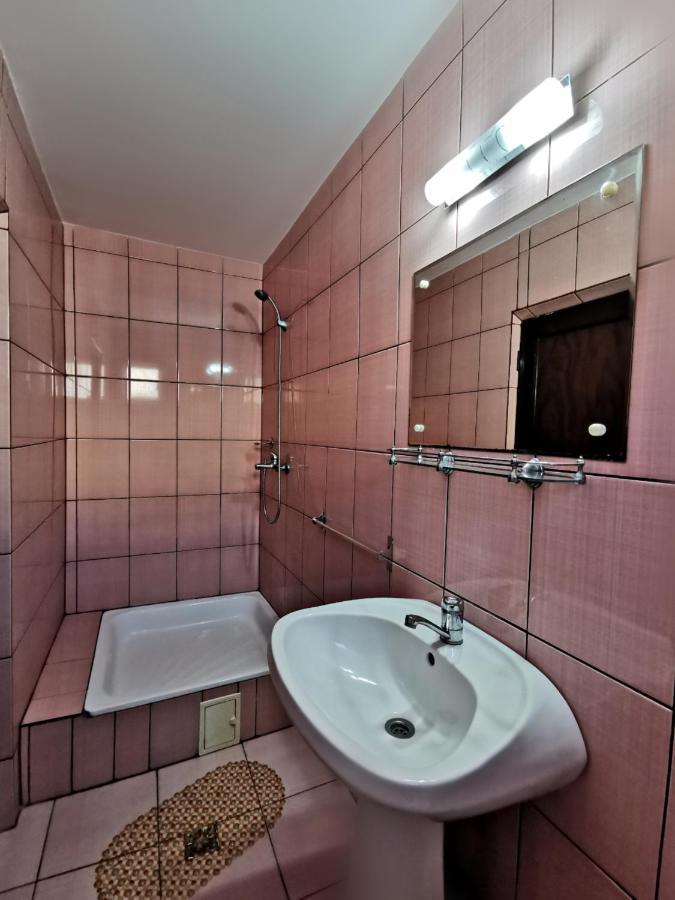 International Recola Motel Banesti ภายนอก รูปภาพ